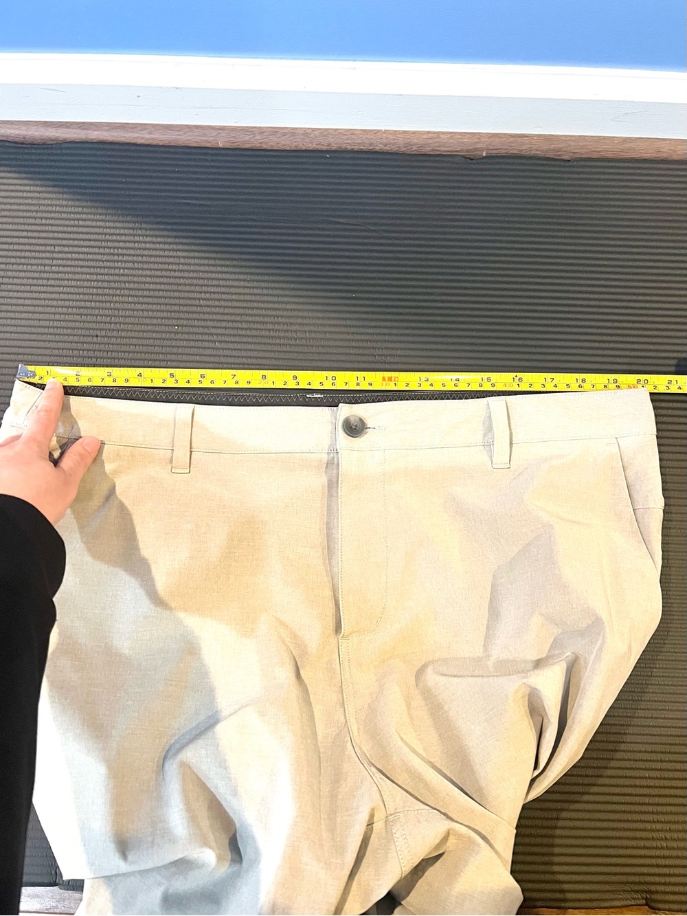 Vuori Aim Tan straight leg V431 Chino Golf Pants size 38 - Picture 8 of 11